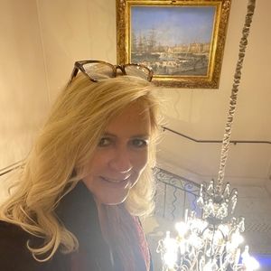 Meet your Posher, Elizabeth